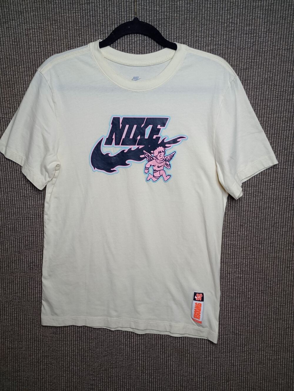 NIKE SPORTSWEAR T-SHIRT MENS SMALL COCONUT MILK COLOR